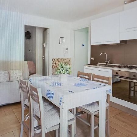 Oristano 5 Pers Appartamento מראה חיצוני תמונה
